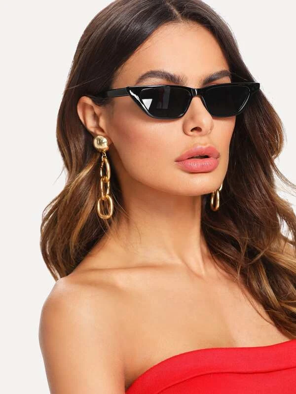 How To Style Minimalist Outfit With Trendy Sunglasses