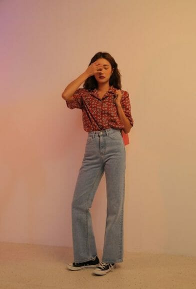 Thrifting Tips And Tricks To Get The Most Stylish 90’s Look
