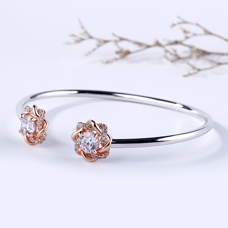 Jeulia Knot of Love Bangle