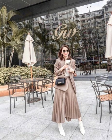 How To Wear Pleated Skirt For Fall Fashion Trend 2022