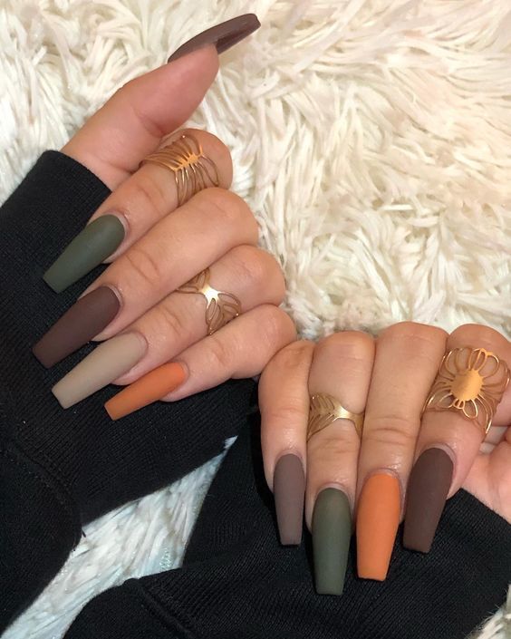 How To Combine Neutral Nail Designs With Jewelry This Fall