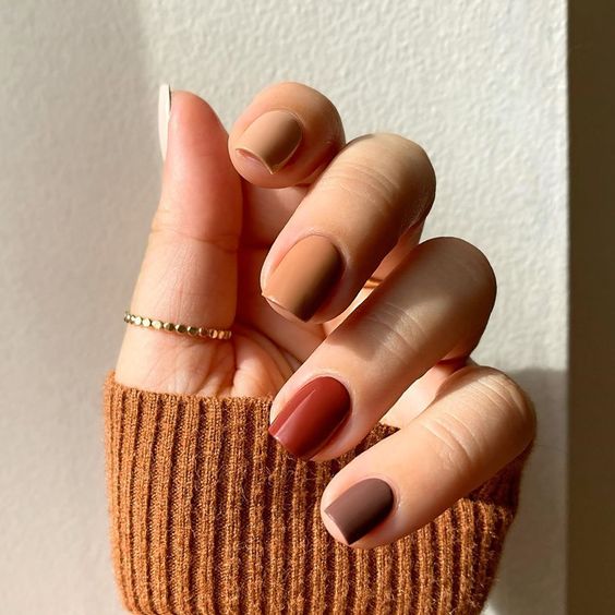 How To Combine Neutral Nail Designs With Jewelry This Fall