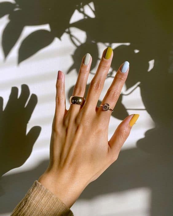 How To Combine Neutral Nail Designs With Jewelry This Fall