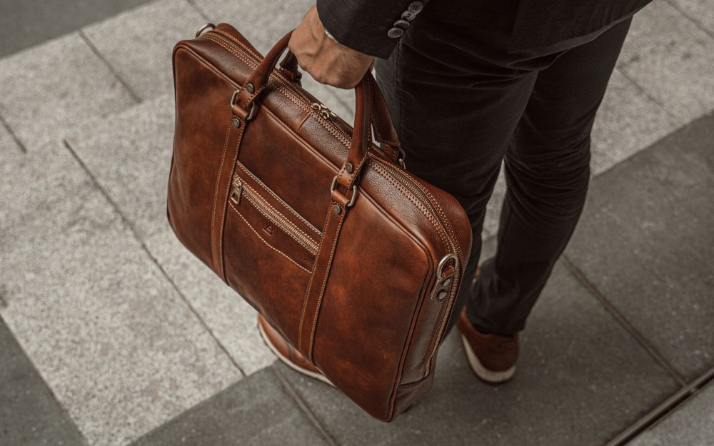 6 Tips For Choosing Stylish Yet Functional Business Bags