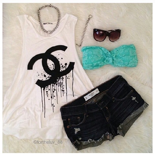 Casual fashion outfit