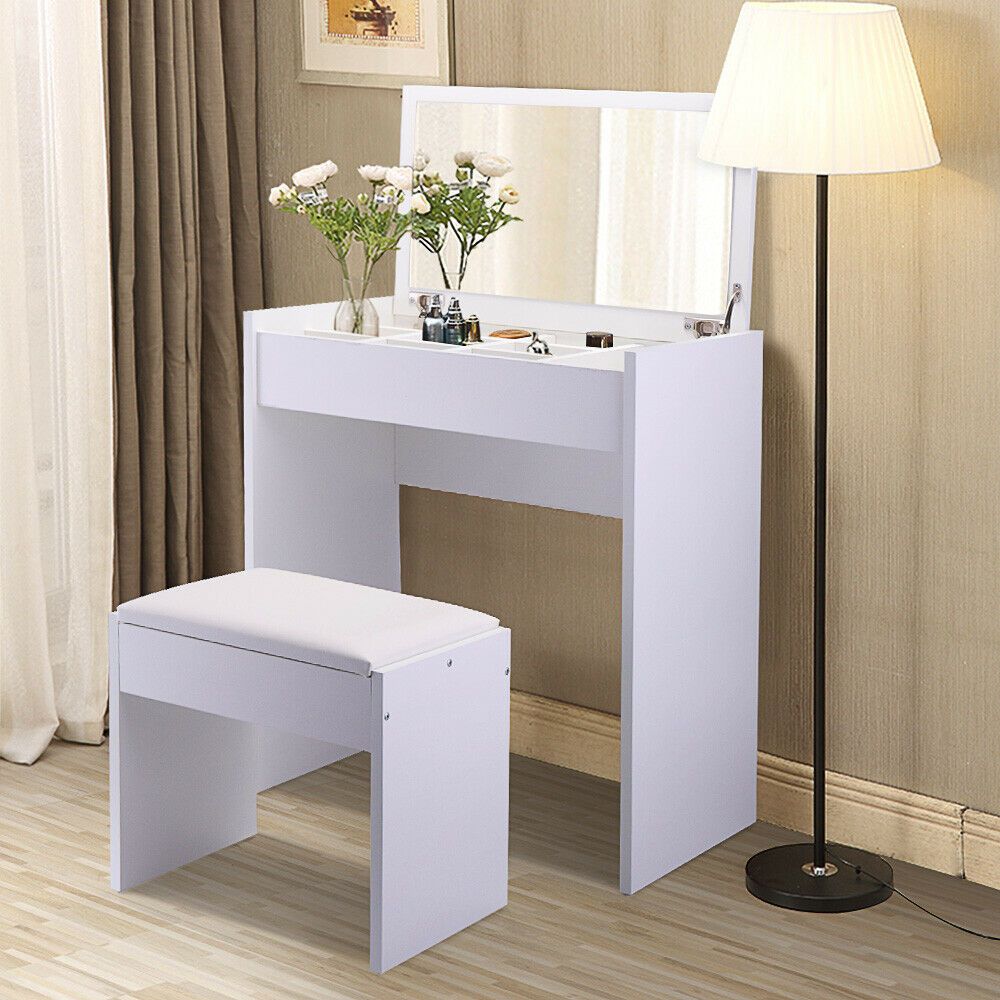How To Choose The Best Makeup Vanity Table For Small Room