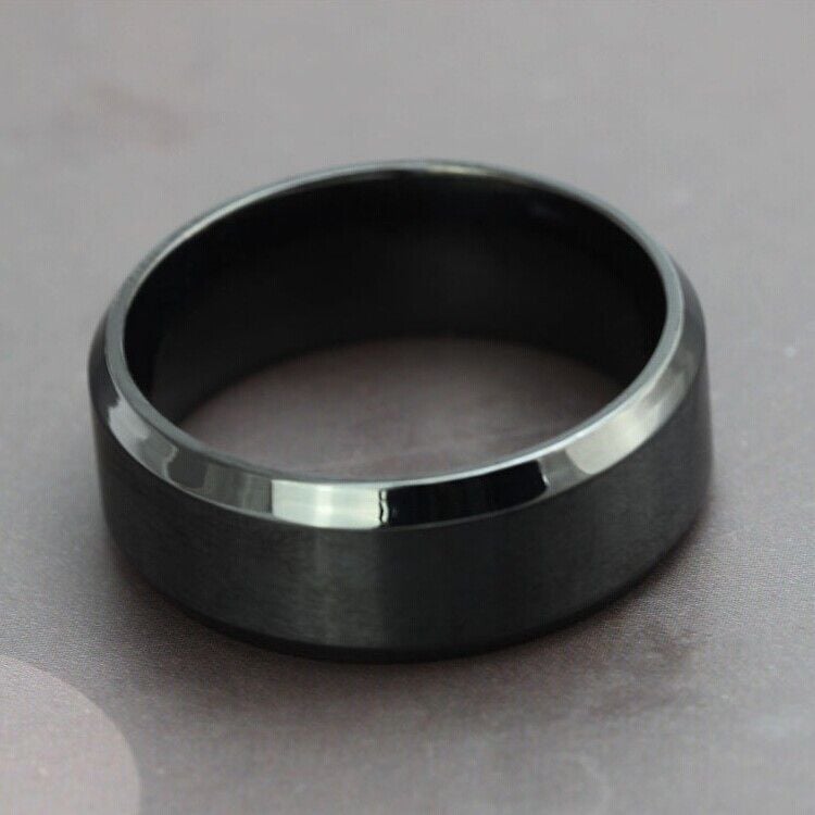 Jeulia Black Titanium Steel Men's Band