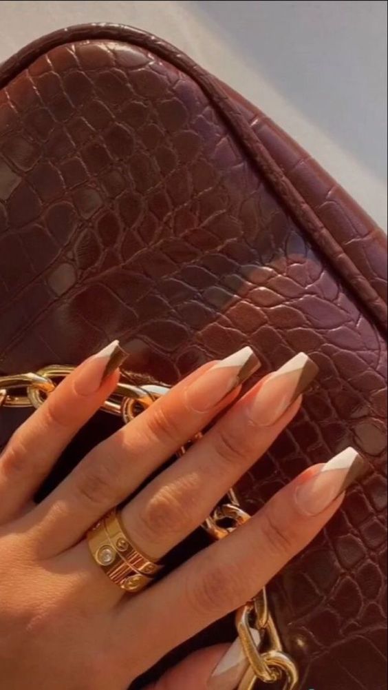 Minimalist And Neutral Manicure Ideas That Will Be Dominating This Fall