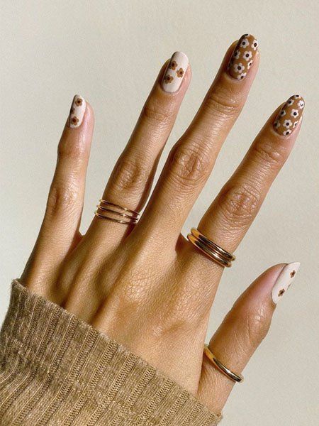 Minimalist And Neutral Manicure Ideas That Will Be Dominating This Fall