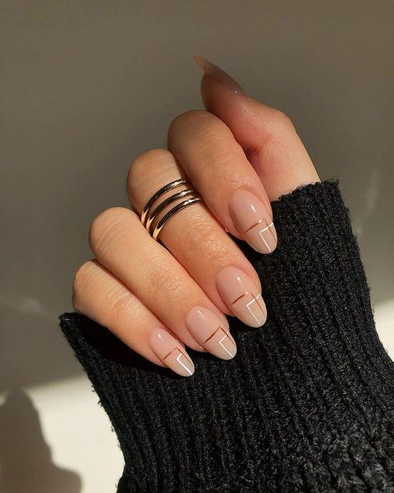 Minimalist And Neutral Manicure Ideas That Will Be Dominating This Fall