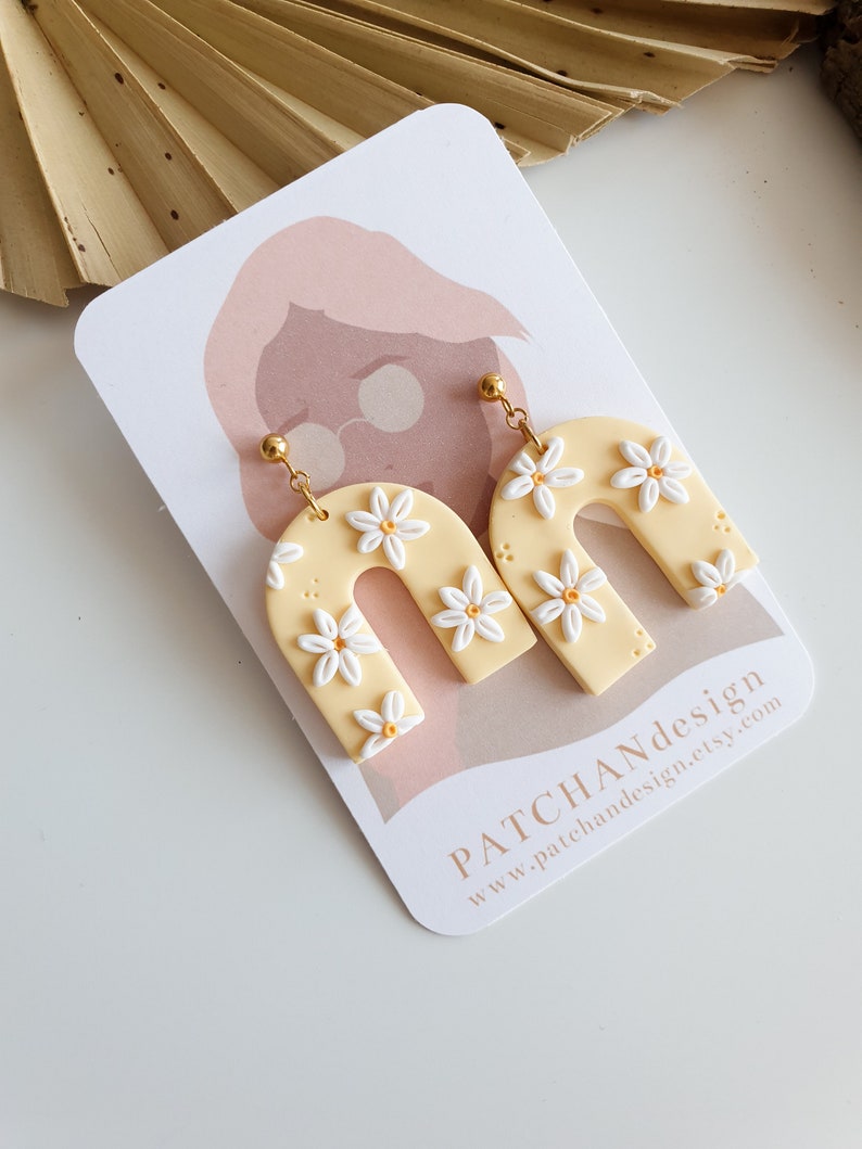 SPRING STAMPLE ARCH