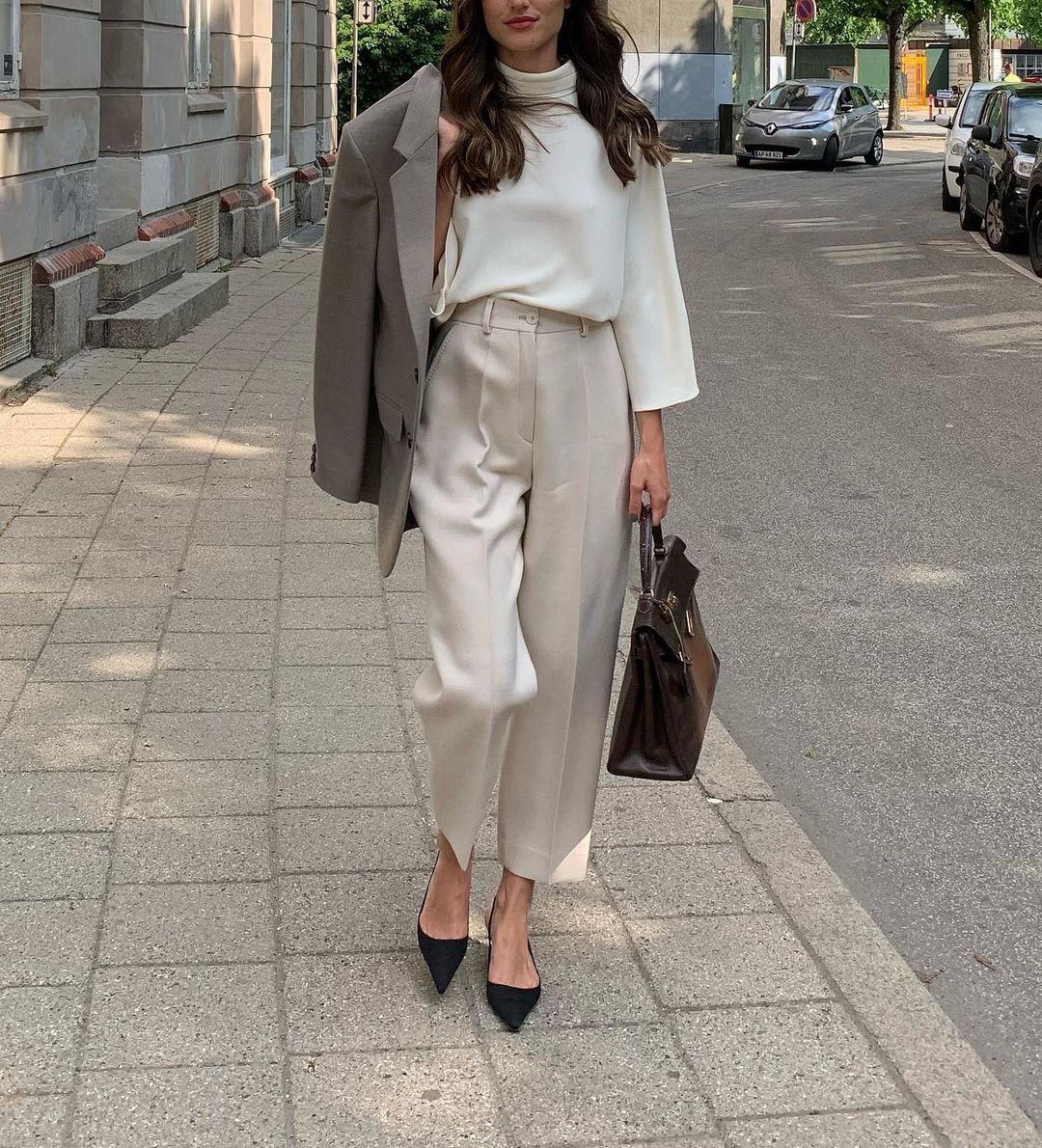 Ultimate Guide to Wear the Basic Style Trend in 2022