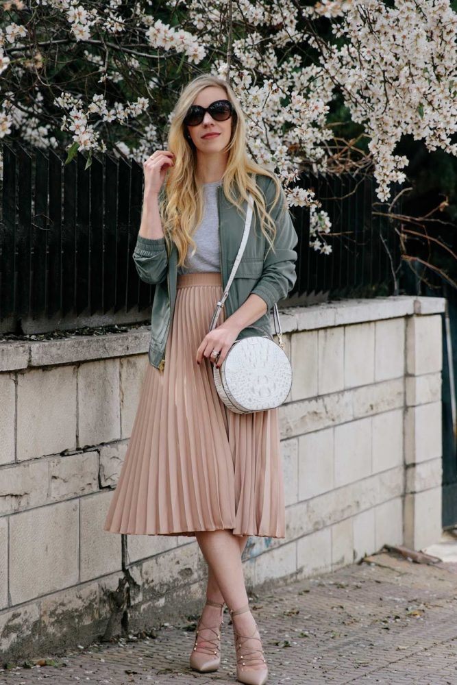 Women Bomber Jacket: A Quiet Achiever on the Women Fashion Circuit