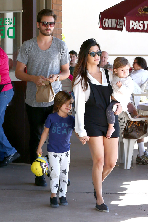 Kourtney Kardashian and Scott Disick enjoy the day with their Little Ones Kourtney Kardashian and Scott Disick enjoy the day with their Little Ones