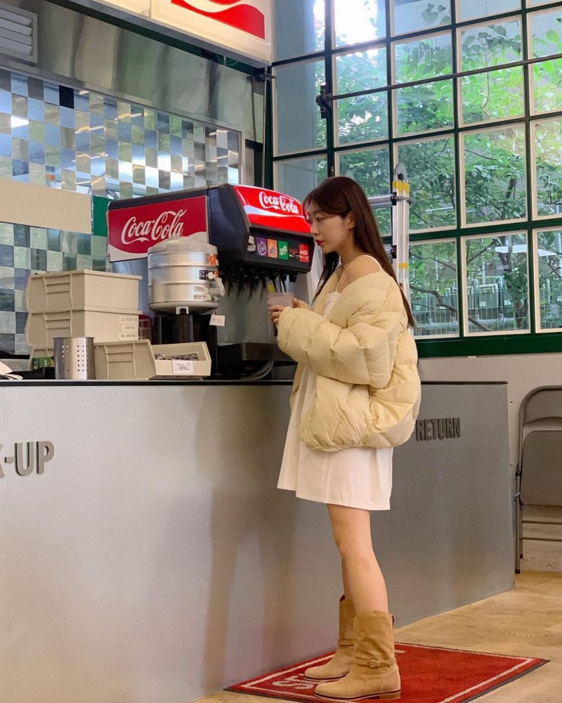 5 Basic Outfit Essentials To Get Most Aesthetic Korean Autumn Looks