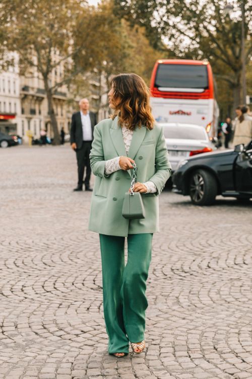 How to Style Kelly Green: The Pinterest’s Most Searched Color For 2022