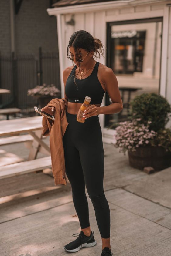 theeverygirl.com