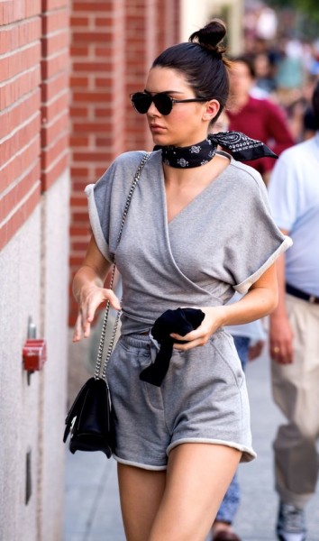 via kendallnjennerfashionstyle.tumblr.com
